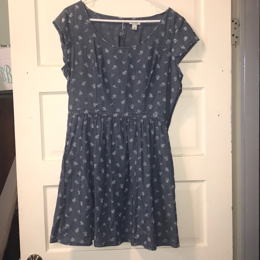 Old navy summer dress w flower pattern